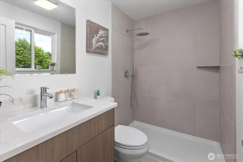 Property photo for 10646 Se 236th Street, Kent photo 12