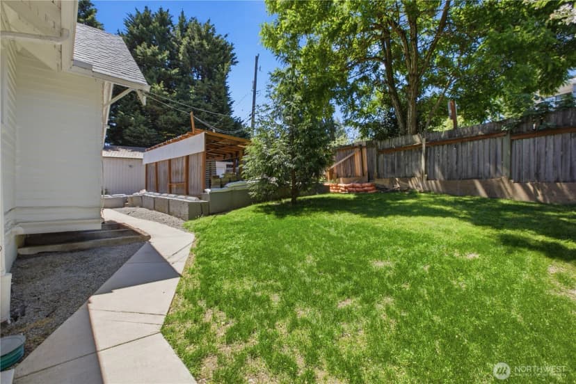 Property photo for 13025 Ambaum Boulevard Sw #a & B, Burien photo 33