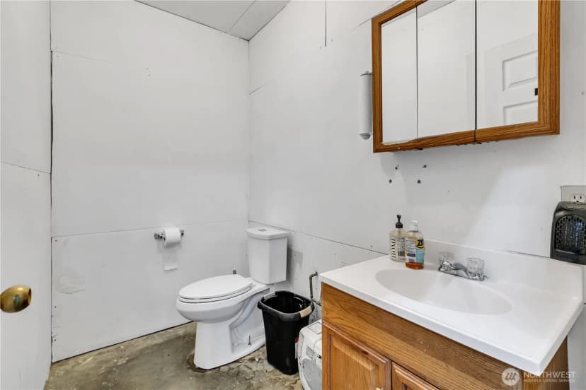 Property photo for 13025 Ambaum Boulevard Sw #a & B, Burien photo 30