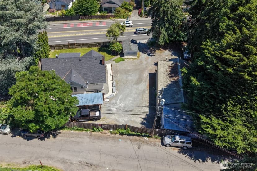Property photo for 13025 Ambaum Boulevard Sw #a & B, Burien photo 36