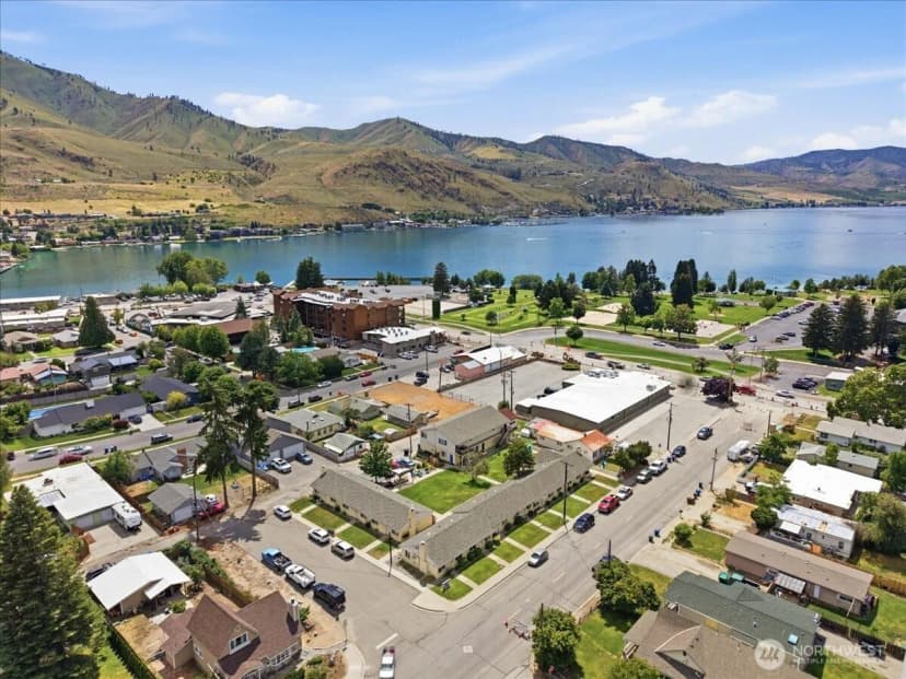Property photo for 315 W Gibson Avenue, Chelan photo 2