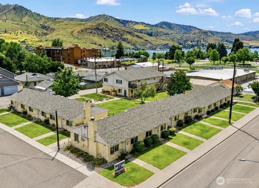 Property photo for 315 W Gibson Avenue, Chelan