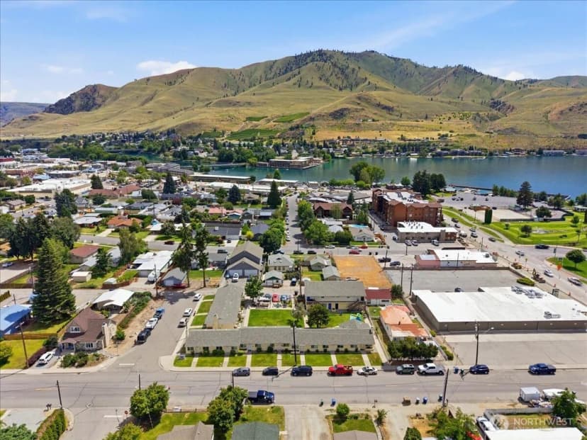 Property photo for 315 W Gibson Avenue, Chelan photo 4