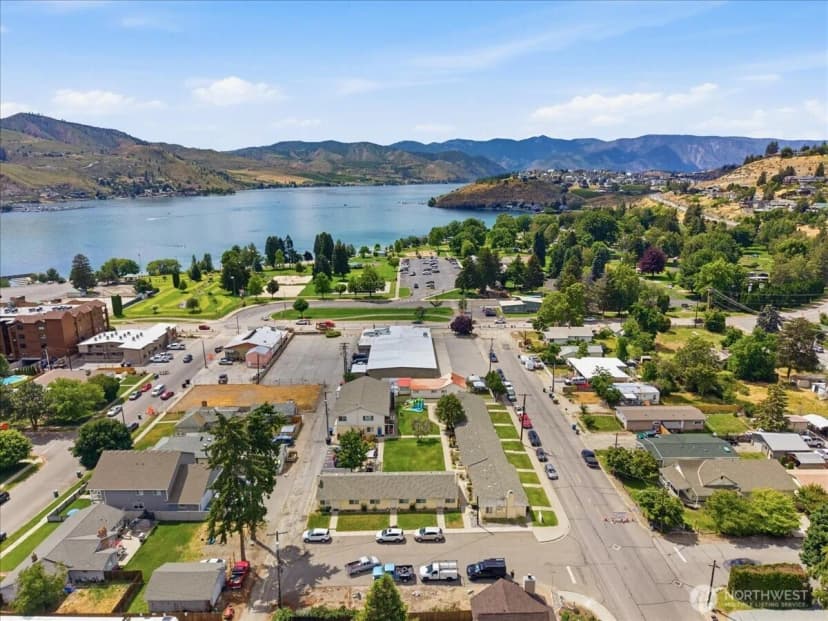 Property photo for 315 W Gibson Avenue, Chelan photo 3