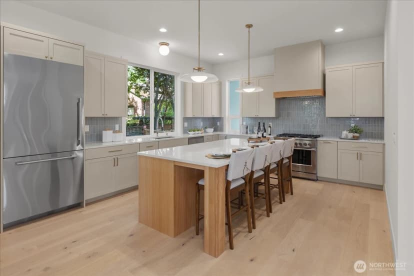 Property photo for 5739 25th Avenue Ne, Seattle photo 14