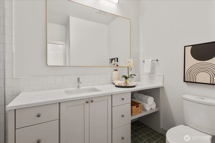 Property photo for 5739 25th Avenue Ne, Seattle photo 31