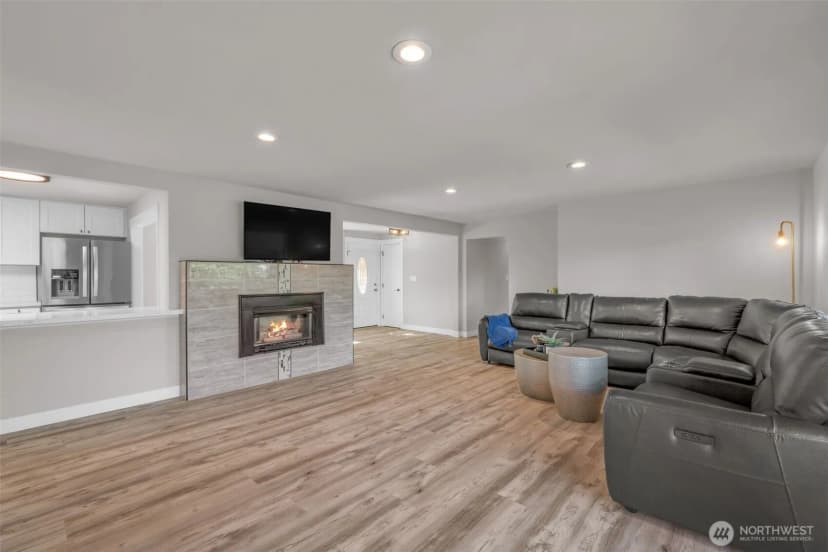 Property photo for 19156 66th Place Ne, Kenmore photo 7