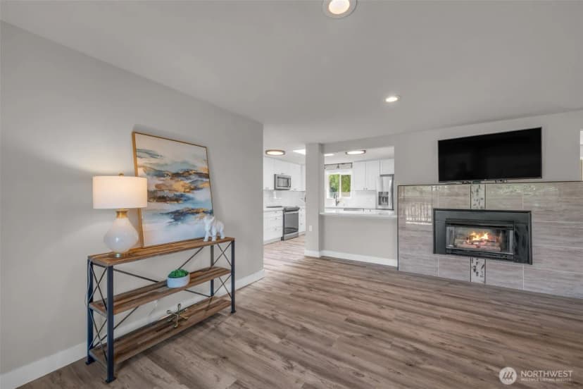 Property photo for 19156 66th Place Ne, Kenmore photo 8