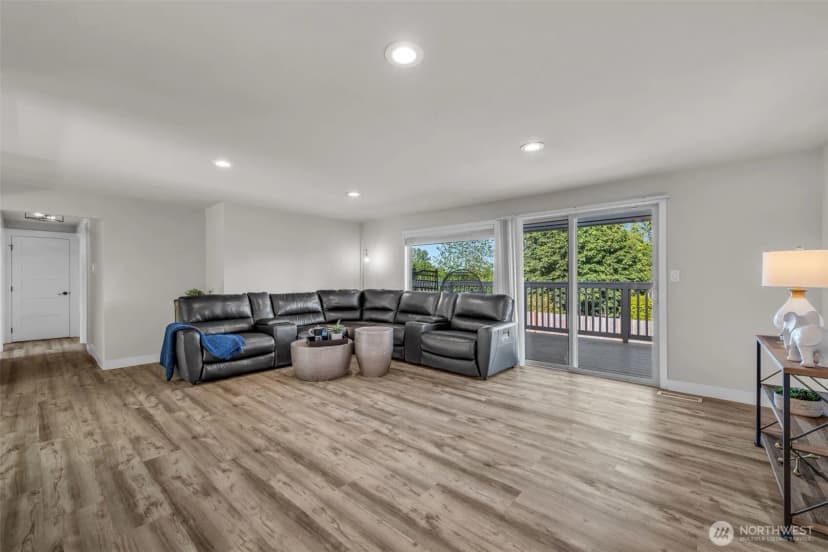 Property photo for 19156 66th Place Ne, Kenmore photo 6