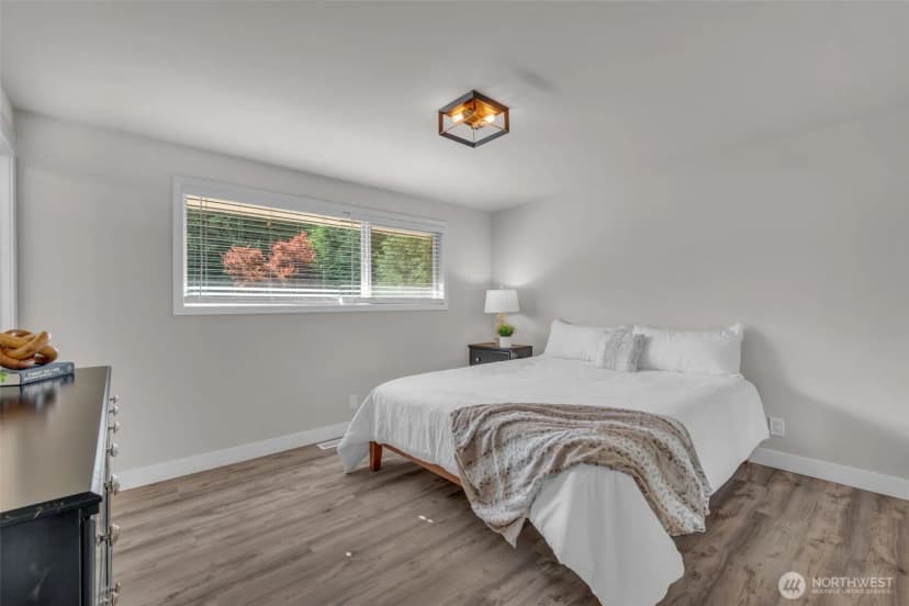 Property photo for 19156 66th Place Ne, Kenmore photo 14