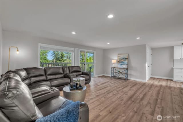 Property photo for 19156 66th Place Ne, Kenmore photo 5