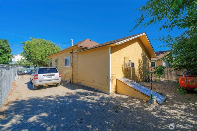 Property photo for 814 816 Cascade Street, Wenatchee photo 5