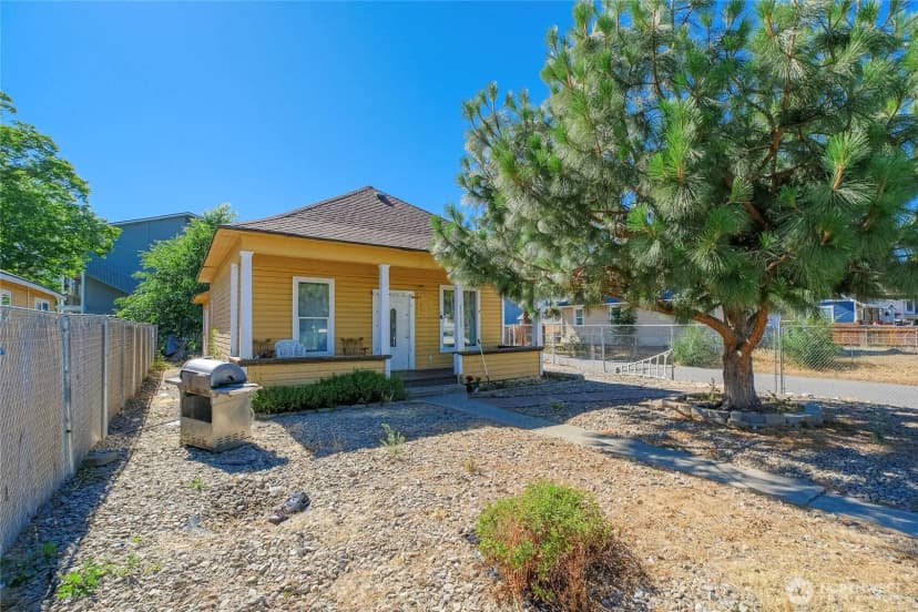 Property photo for 814 816 Cascade Street, Wenatchee photo 3