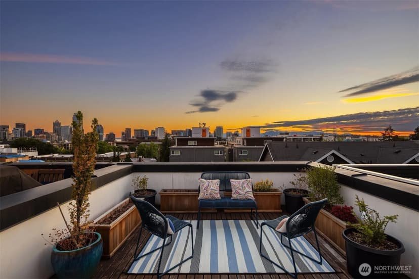 Property photo for 1809 13th Avenue, Seattle photo 2