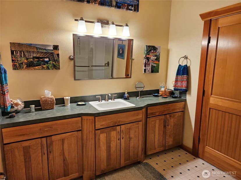 Property photo for 8102 E Perelli Lane, Port Orchard photo 32