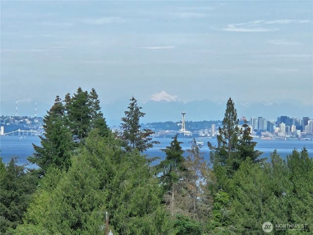 Property photo for 8102 E Perelli Lane, Port Orchard photo 3