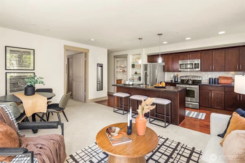 Property photo for 4547 8th Avenue Ne #410, Seattle photo 15