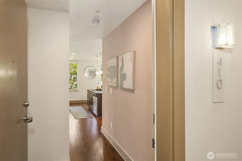 Property photo for 4547 8th Avenue Ne #410, Seattle photo 2