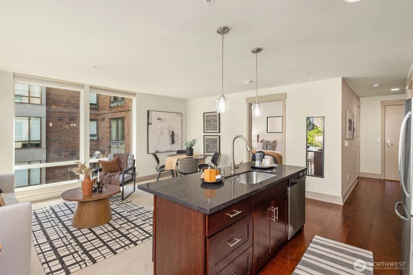 Property photo for 4547 8th Avenue Ne #410, Seattle photo 10