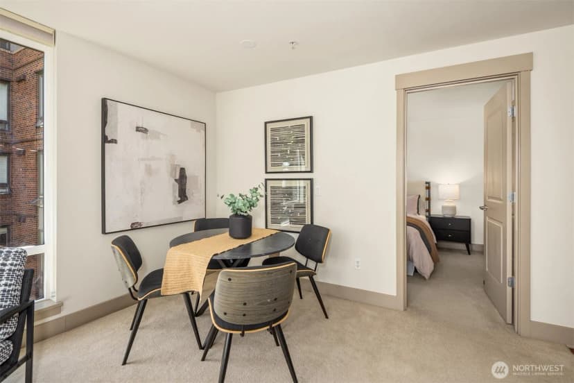 Property photo for 4547 8th Avenue Ne #410, Seattle photo 16