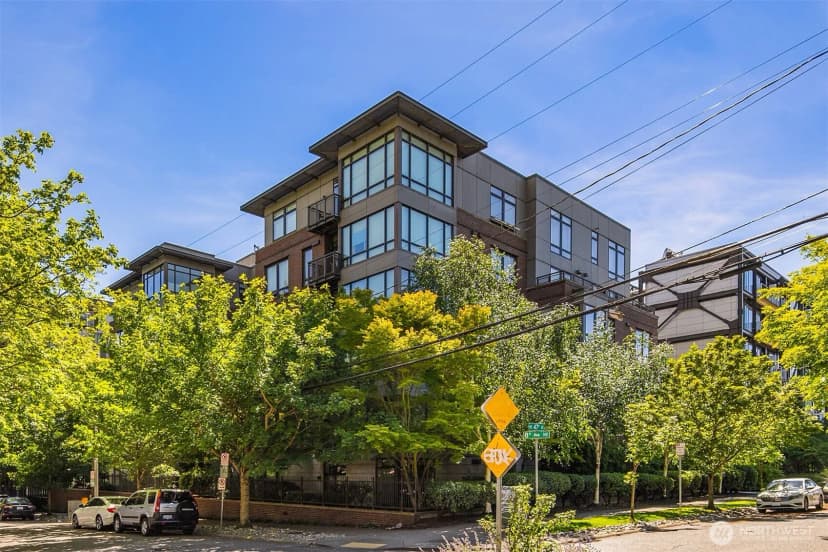 Property photo for 4547 8th Avenue Ne #410, Seattle photo 24
