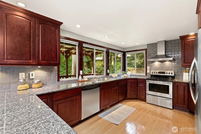 Property photo for 12450 Ne 141st Street, Kirkland photo 12