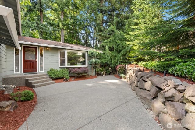 Property photo for 12450 Ne 141st Street, Kirkland photo 2