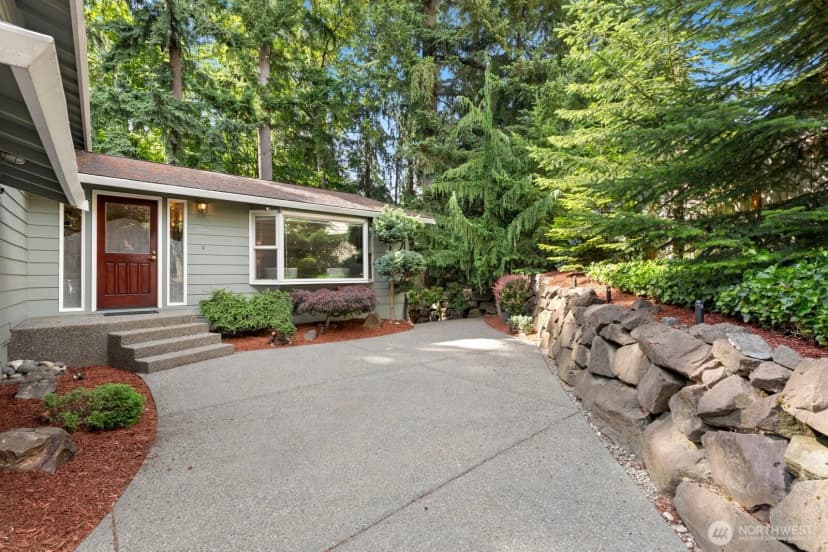 Property photo for 12450 Ne 141st Street, Kirkland photo 2