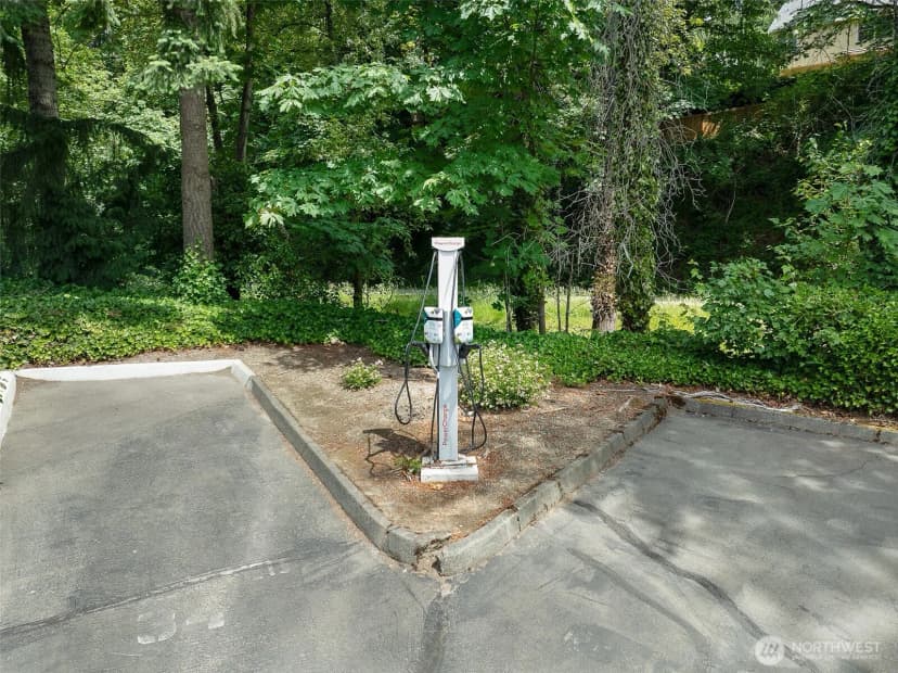 Property photo for 11056 Ne 33rd Place #c4, Bellevue photo 20