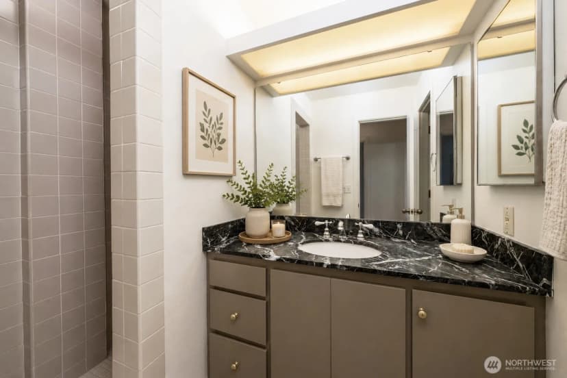 Property photo for 1017 Minor Avenue #1401, Seattle photo 9