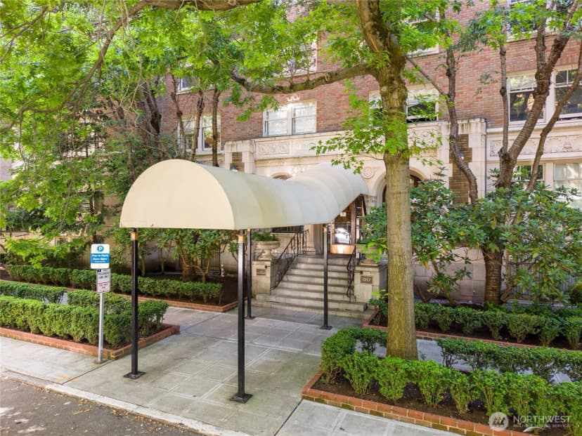 Property photo for 1017 Minor Avenue #1401, Seattle photo 13