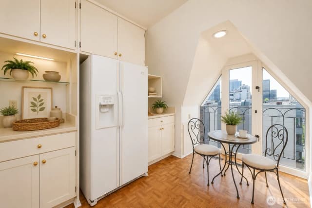 Property photo for 1017 Minor Avenue #1401, Seattle photo 5
