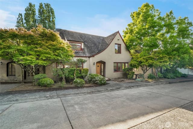 Property photo for 434 N Borough Road, Tacoma photo 2