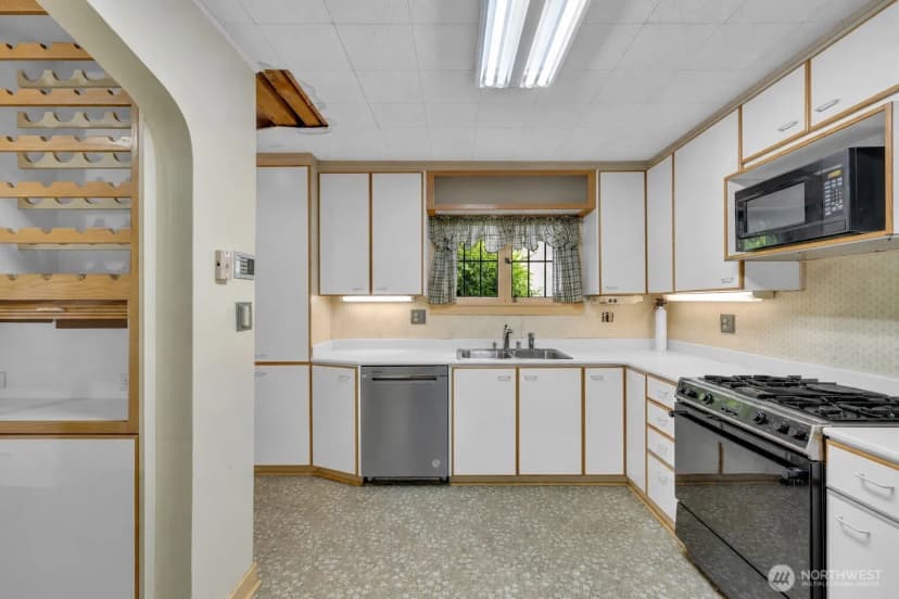Property photo for 434 N Borough Road, Tacoma photo 11
