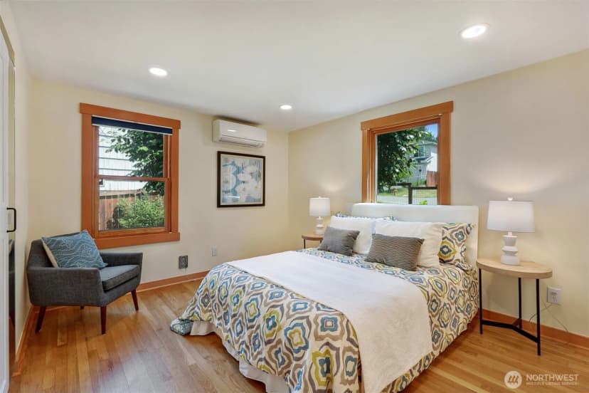 Property photo for 11527 39th Avenue Ne, Seattle photo 15