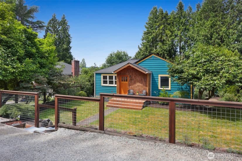 Property photo for 11527 39th Avenue Ne, Seattle photo 32
