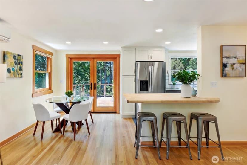 Property photo for 11527 39th Avenue Ne, Seattle photo 11