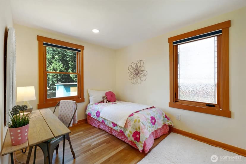 Property photo for 11527 39th Avenue Ne, Seattle photo 18
