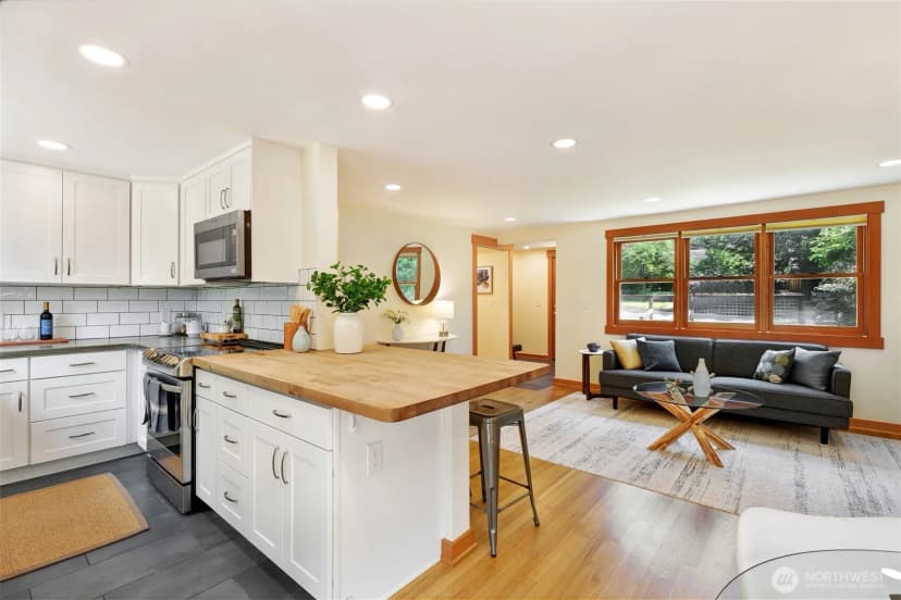 Property photo for 11527 39th Avenue Ne, Seattle photo 10