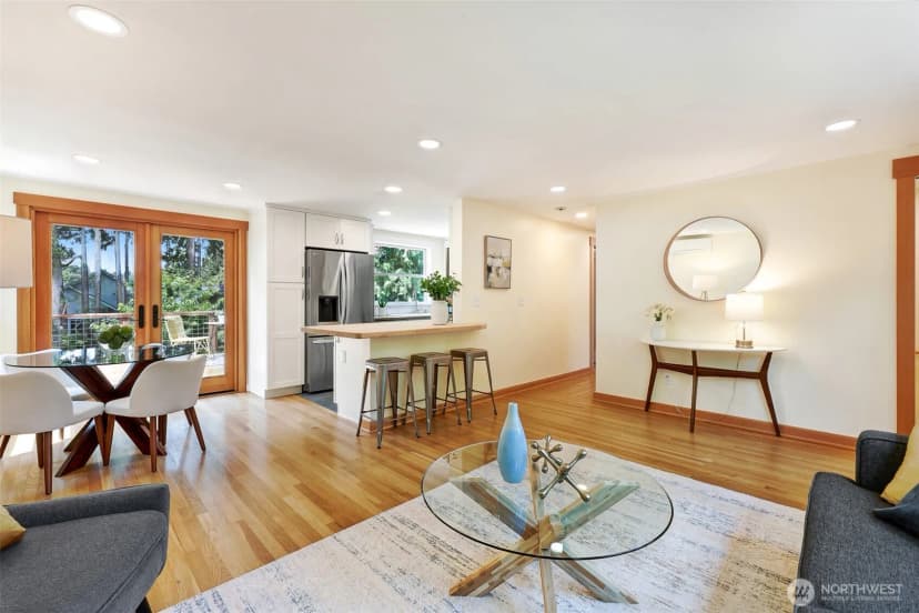 Property photo for 11527 39th Avenue Ne, Seattle photo 6