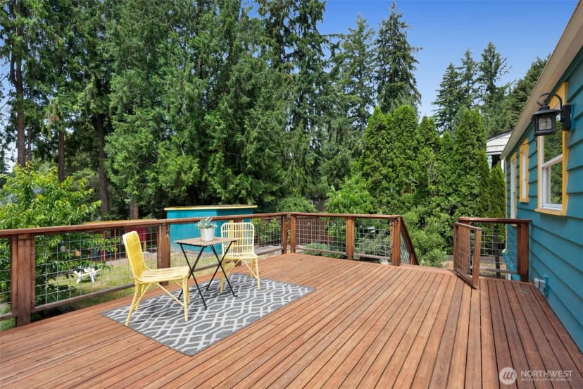 Property photo for 11527 39th Avenue Ne, Seattle photo 14