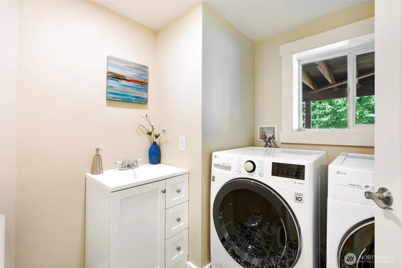 Property photo for 11527 39th Avenue Ne, Seattle photo 26