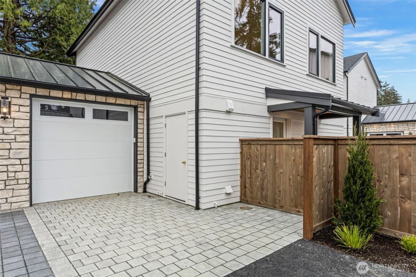 Property photo for 9315 132nd Avenue Ne, Kirkland photo 38