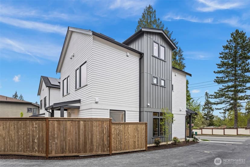 Property photo for 9315 132nd Avenue Ne, Kirkland photo 39