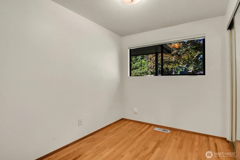 Property photo for 4030 139th Avenue Se, Bellevue photo 9
