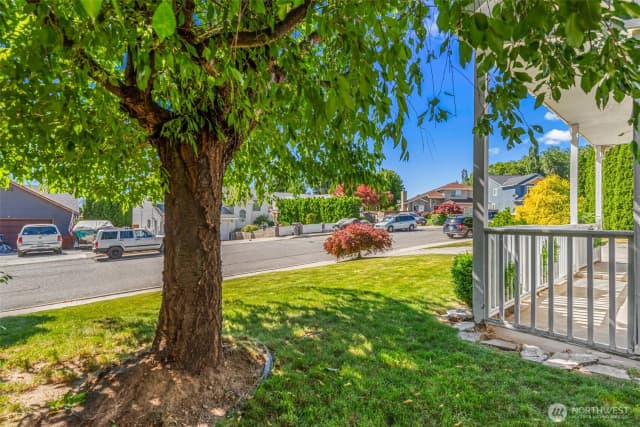 Property photo for 121 Manhattan Square, East Wenatchee photo 2