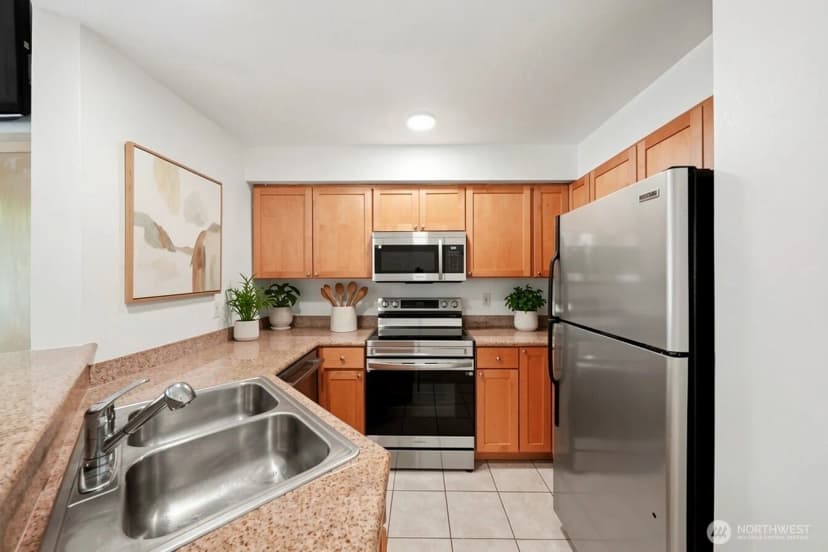 Property photo for 300 10th Avenue #a110, Seattle photo 9