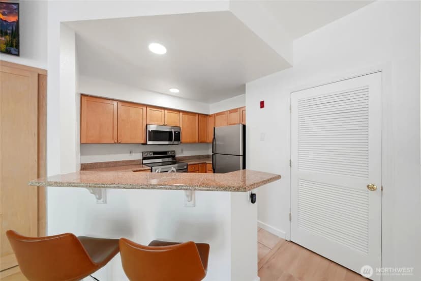 Property photo for 300 10th Avenue #a110, Seattle photo 7