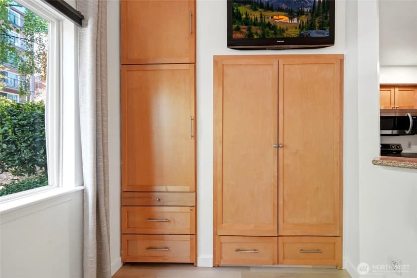 Property photo for 300 10th Avenue #a110, Seattle photo 4