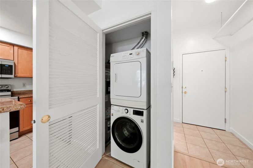 Property photo for 300 10th Avenue #a110, Seattle photo 8